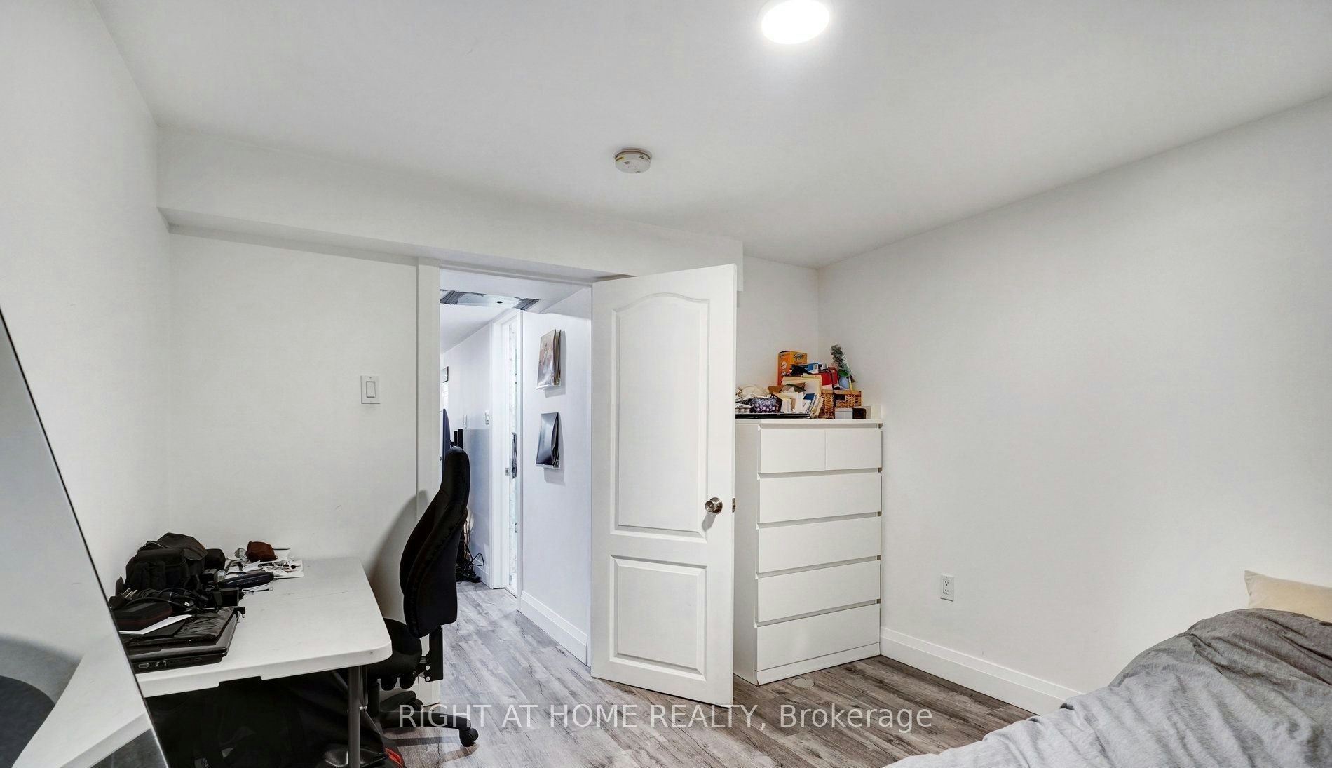 Lower-35 Chryessa Avenue, Toronto, ON, M6N 4T4 - 5