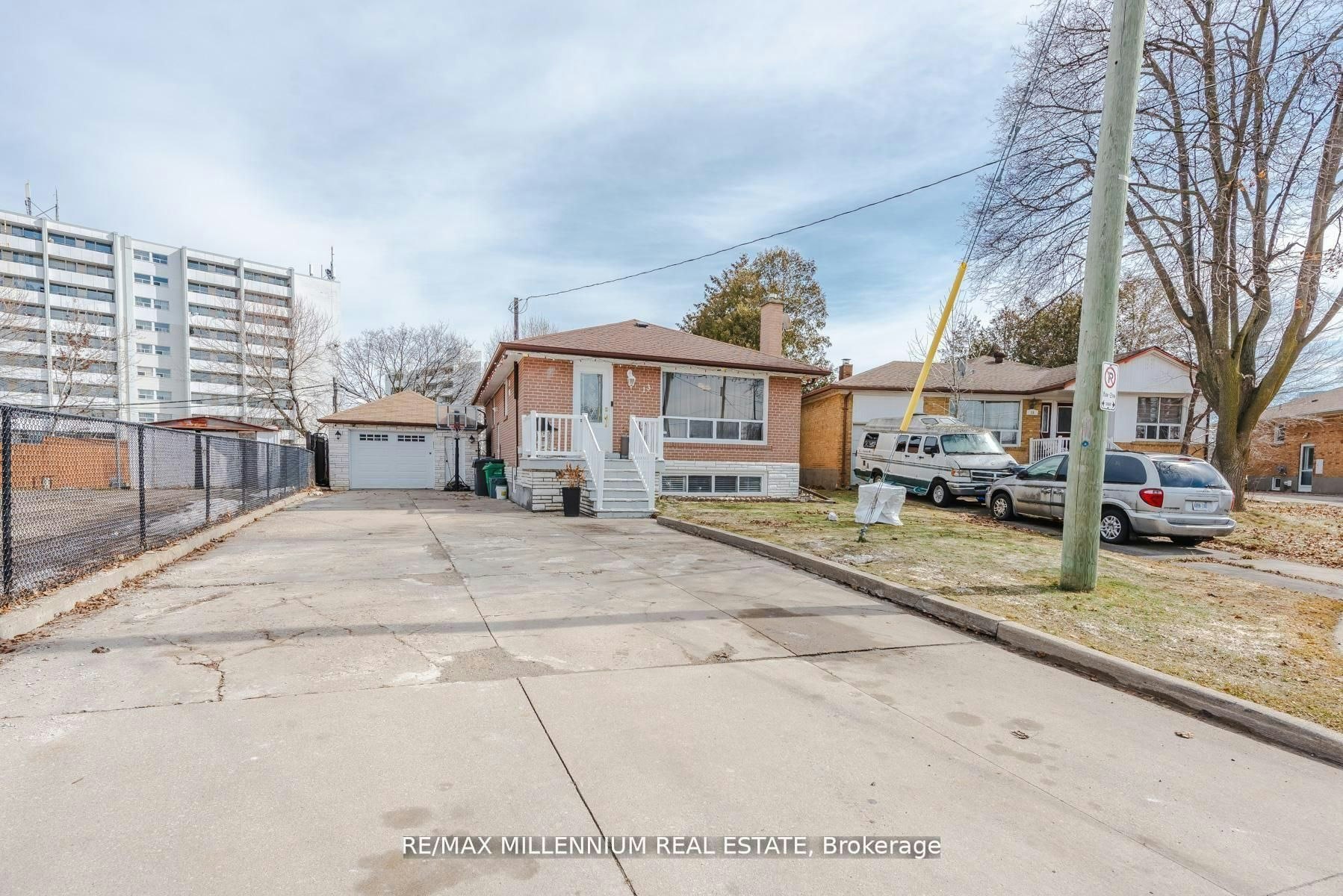13 Cumberland Drive, Brampton, ON, L6V 1W5