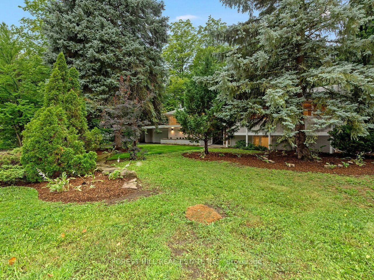 1847 Will Scarlett Drive, Mississauga, ON, L5K 1J6 - 2