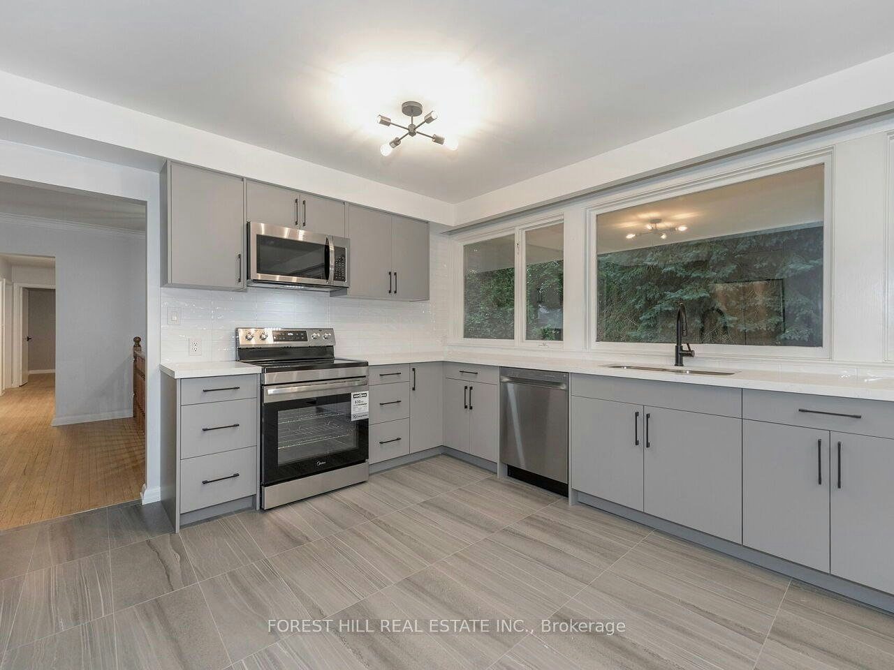 1847 Will Scarlett Drive, Mississauga, ON, L5K 1J6 - 9