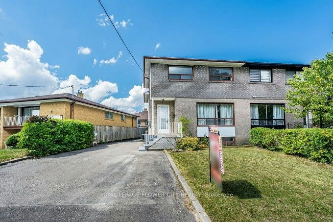 3 Clayhall Crescent, Toronto, ON, M3J 1W5