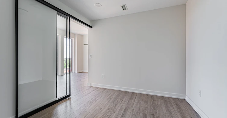 803-2300 St Clair Avenue W, Toronto, ON, M6N 1K8 - 10