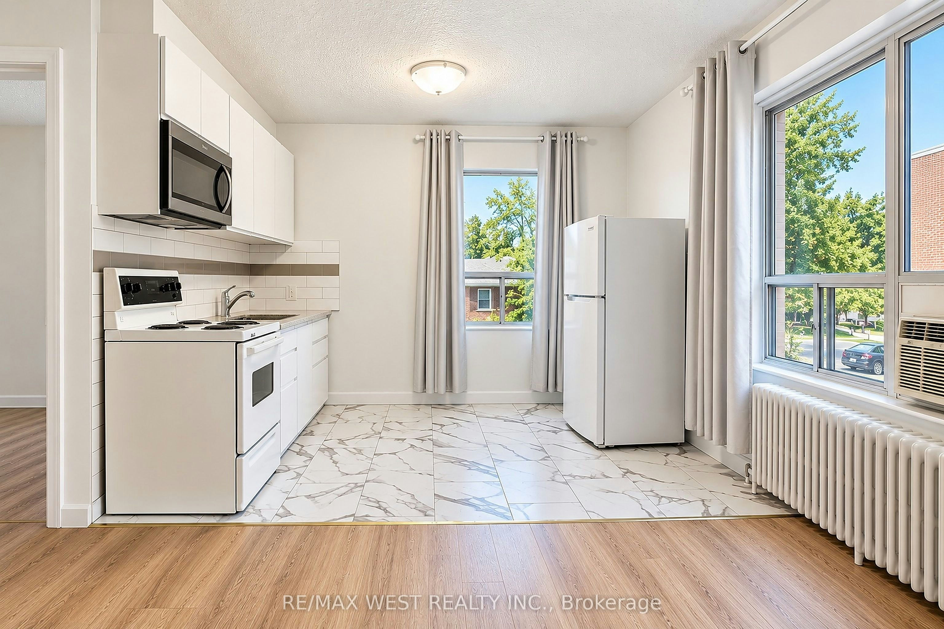 4-1110 Weston Road, Toronto, ON, M6N 3S4 - 6