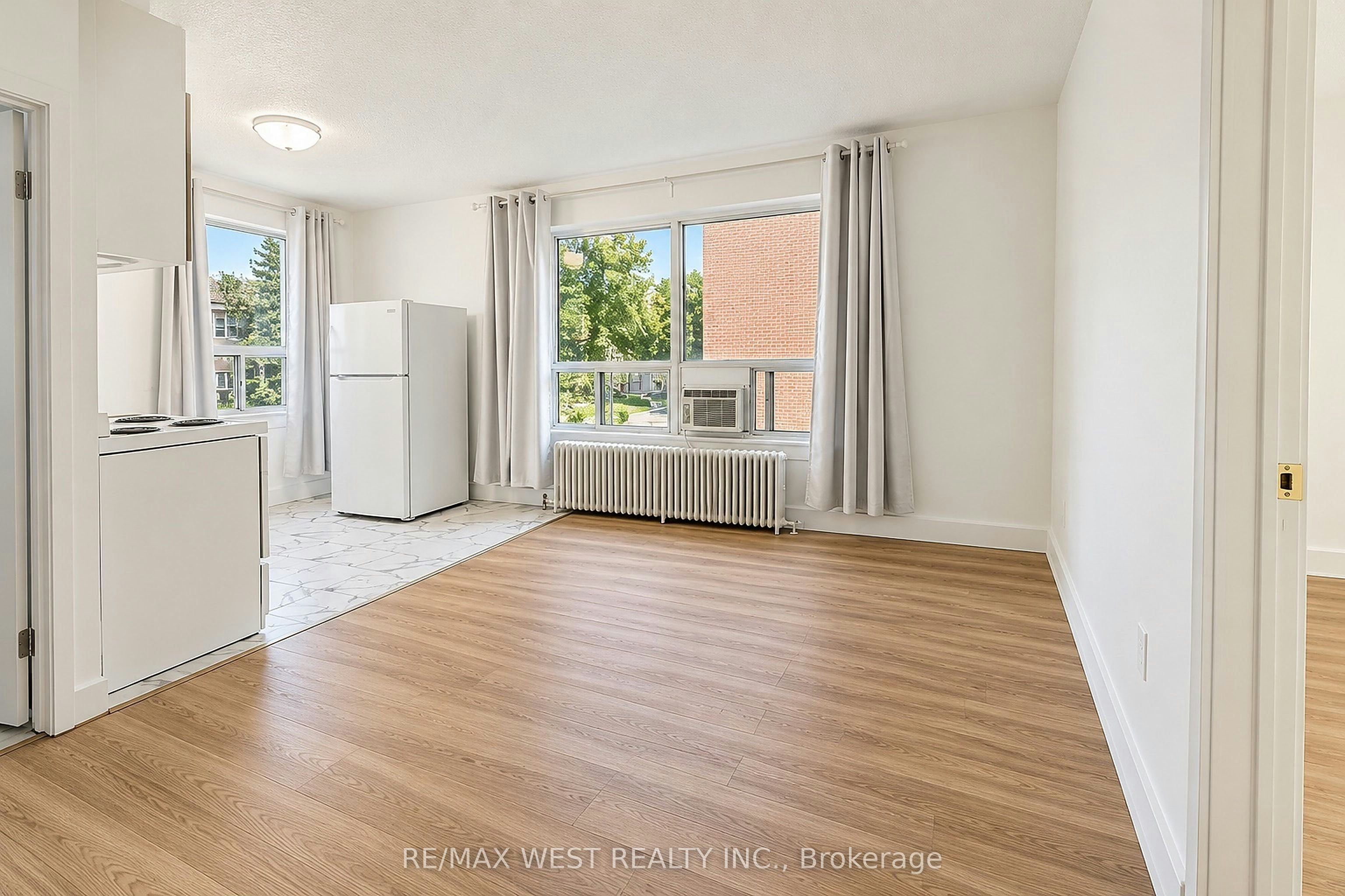 4-1110 Weston Road, Toronto, ON, M6N 3S4 - 4