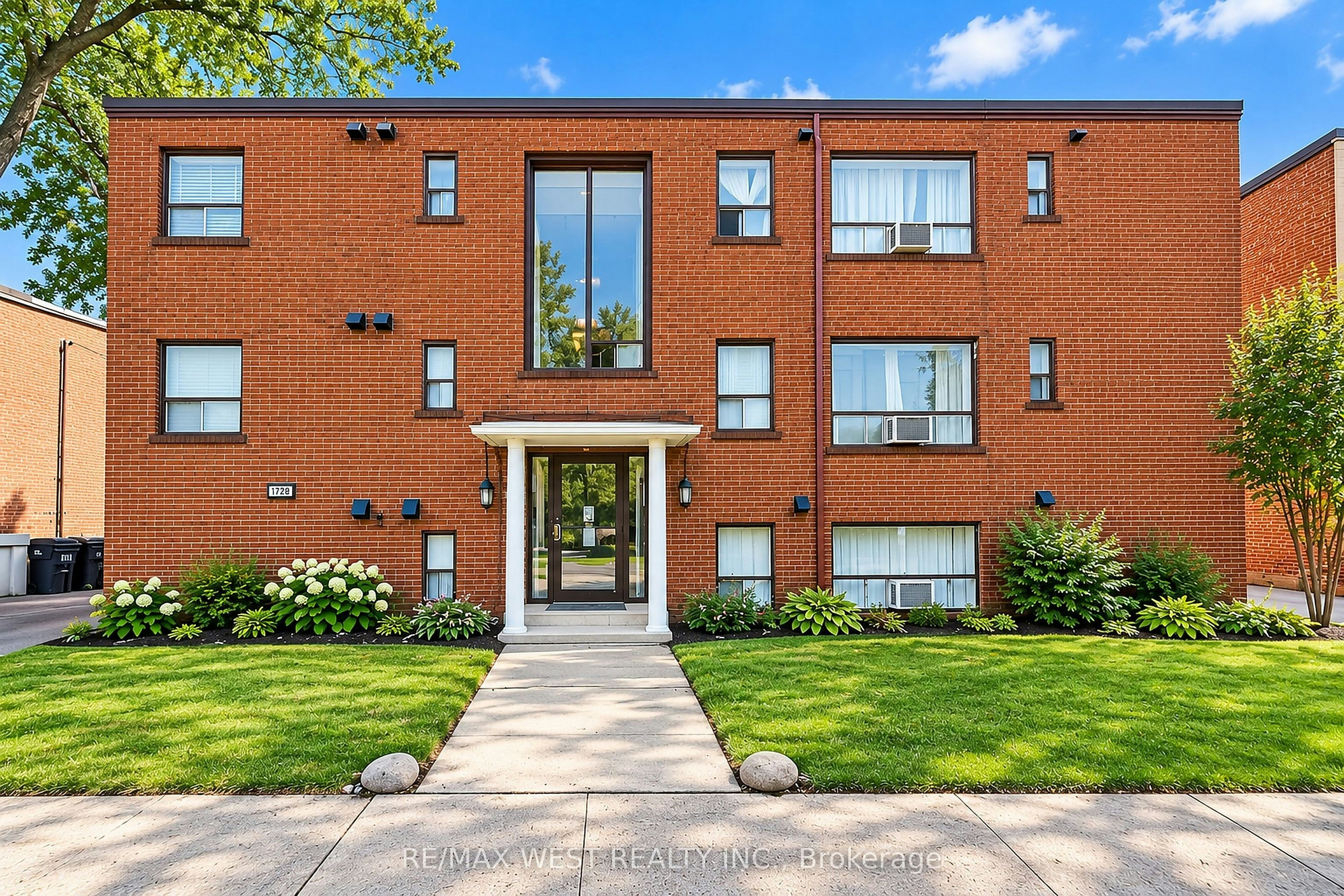 4-1110 Weston Road, Toronto, ON, M6N 3S4