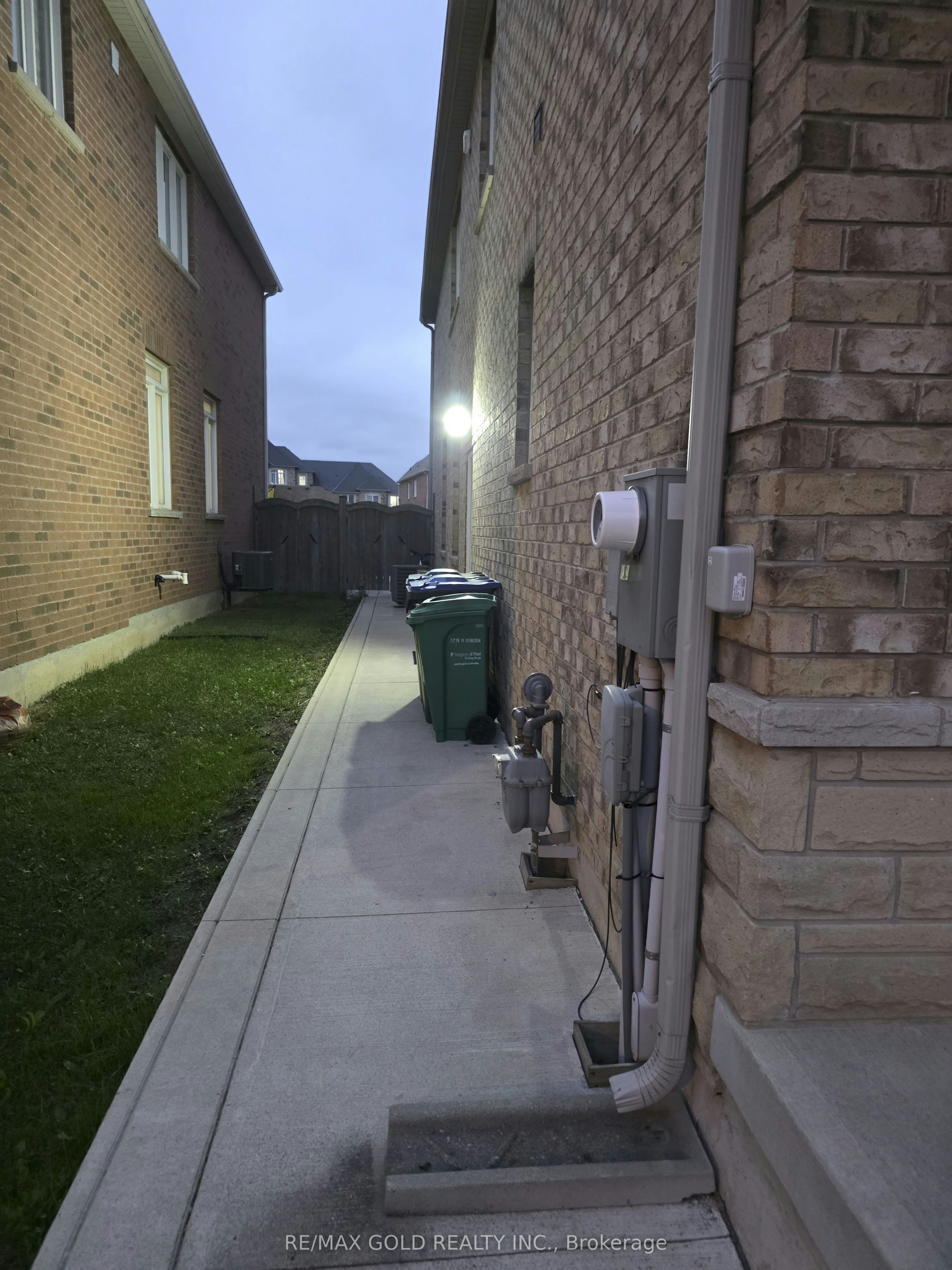 BASEMENT-37 Lorenzo Circle, Brampton, ON, L6R 3N4 - 3