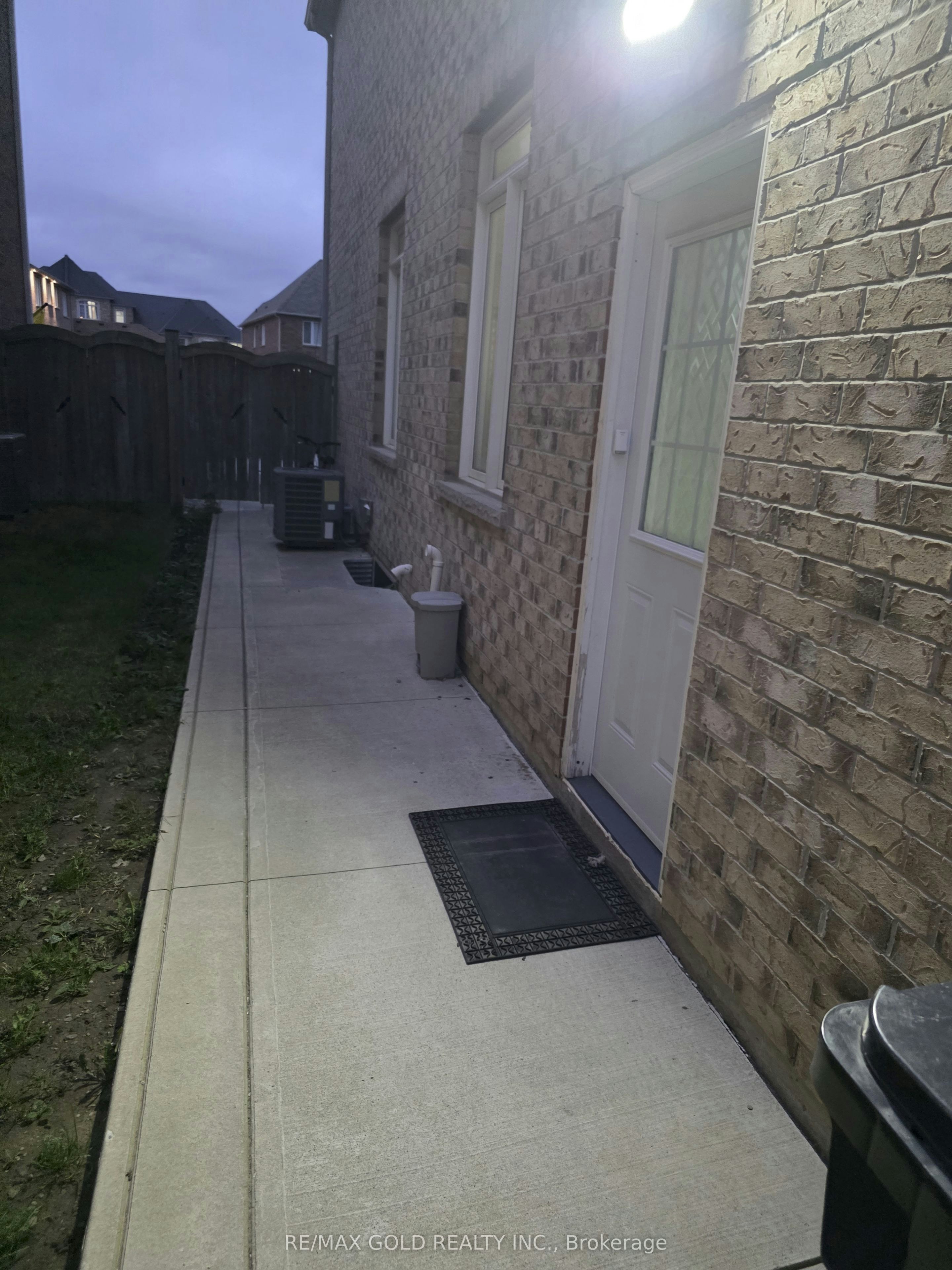 BASEMENT-37 Lorenzo Circle, Brampton, ON, L6R 3N4 - 5