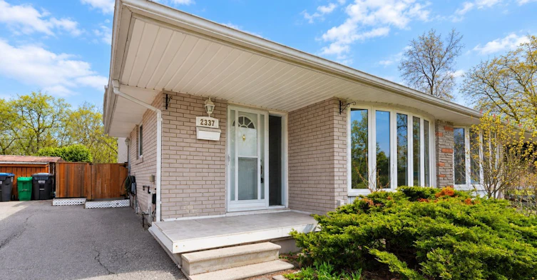 2337 Padstow Crescent, Mississauga, ON, L5J 2G2 - 2