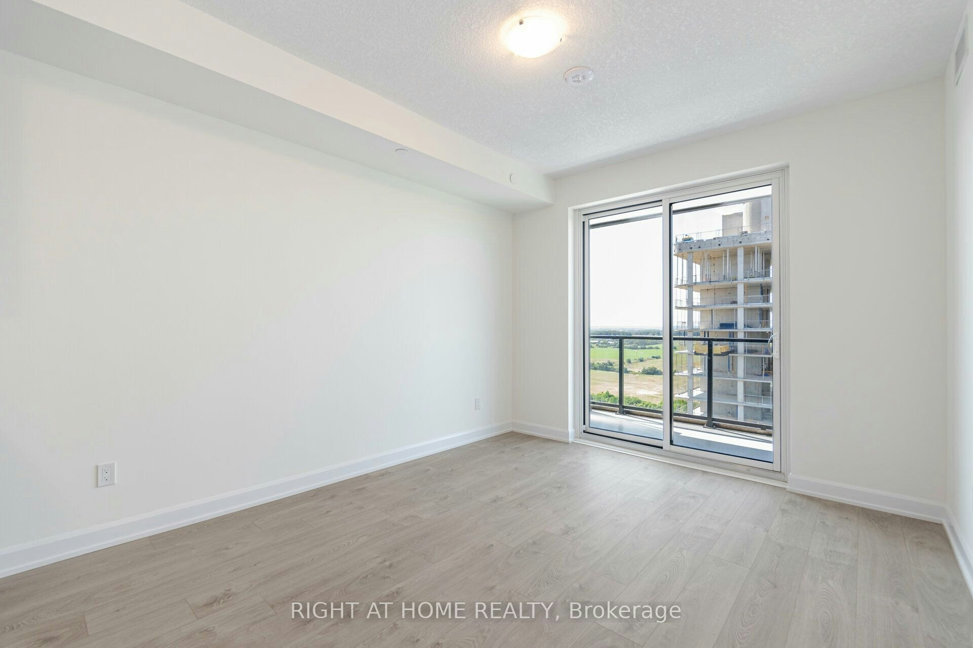 1806-3220 William Coltson Avenue, Oakville, ON, L6H 7X9 - 12