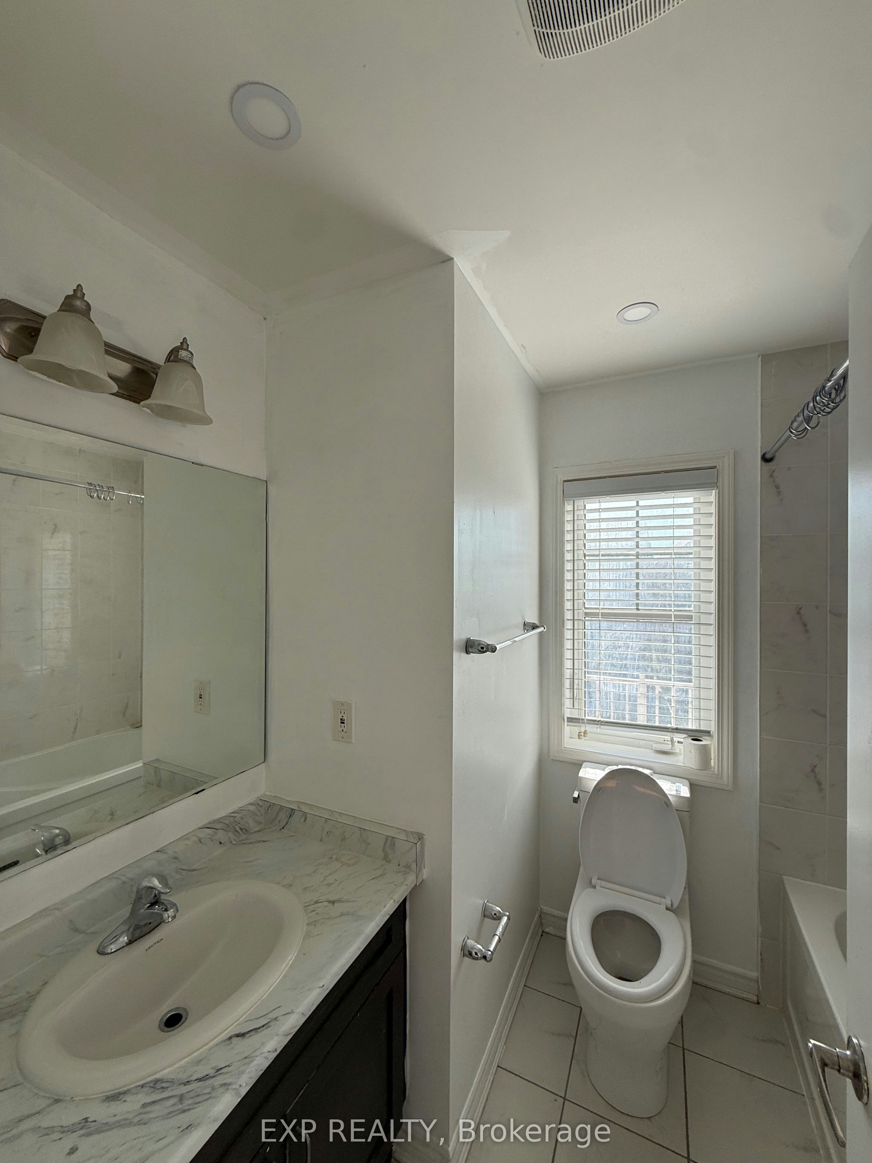 8 Redfern Street, Brampton, ON, L7A 4T8 - 8