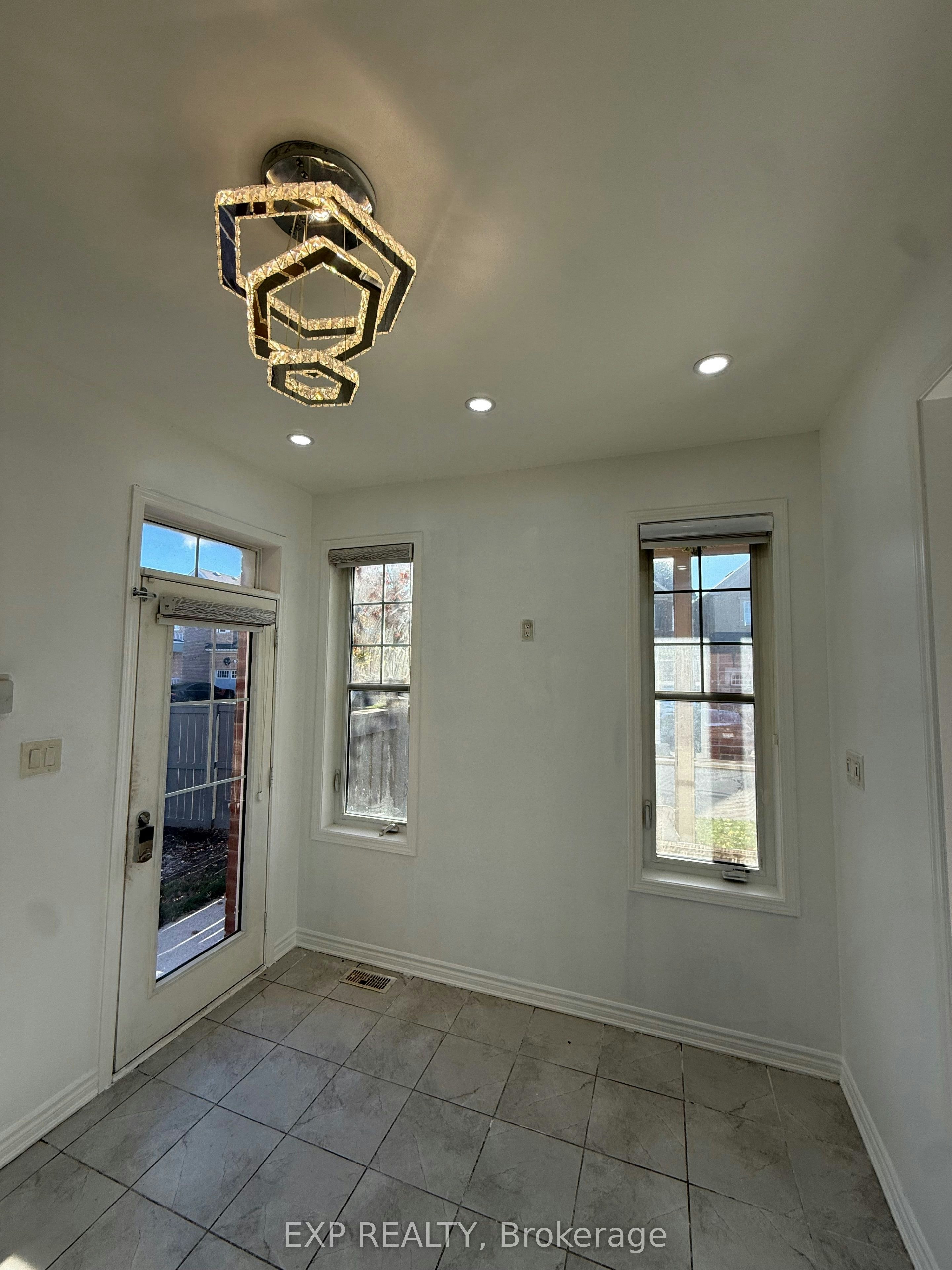 8 Redfern Street, Brampton, ON, L7A 4T8 - 5