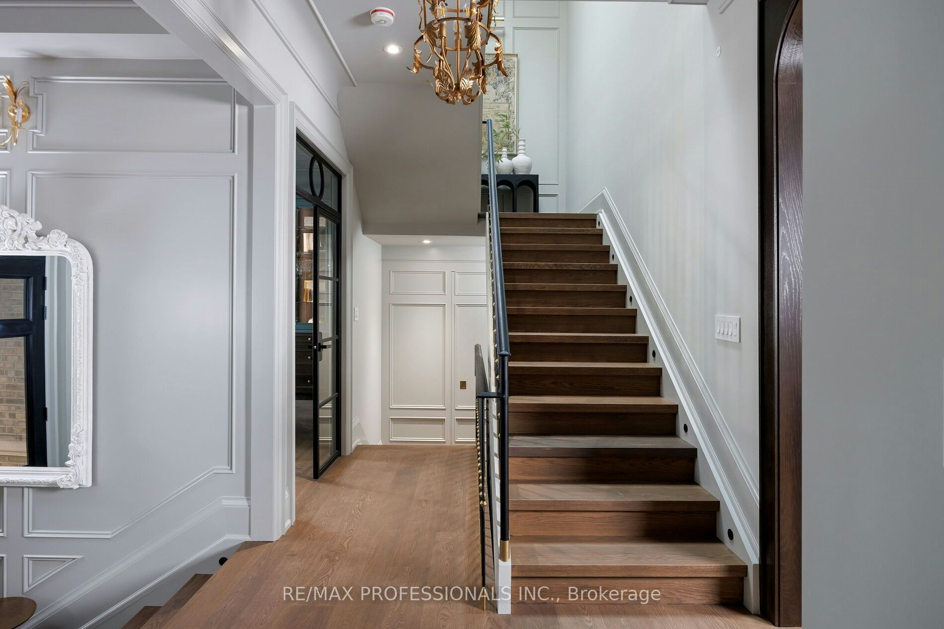 30 Dacre Crescent, Toronto, ON, M6S 2W1 - 11