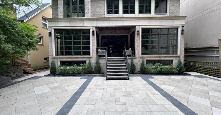 30 Dacre Crescent, Toronto, ON, M6S 2W1 - 23
