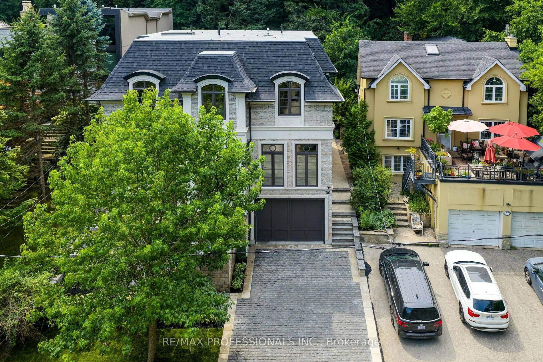 30 Dacre Crescent, Toronto, ON, M6S 2W1 - 3