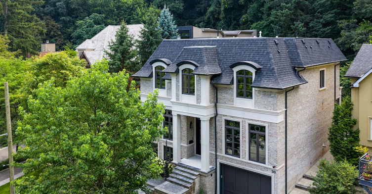 30 Dacre Crescent, Toronto, ON, M6S 2W1
