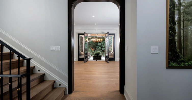 30 Dacre Crescent, Toronto, ON, M6S 2W1 - 30