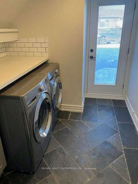 Lower Level-2006 Carrera Lane, Mississauga, ON, L5J 1C5 - 2