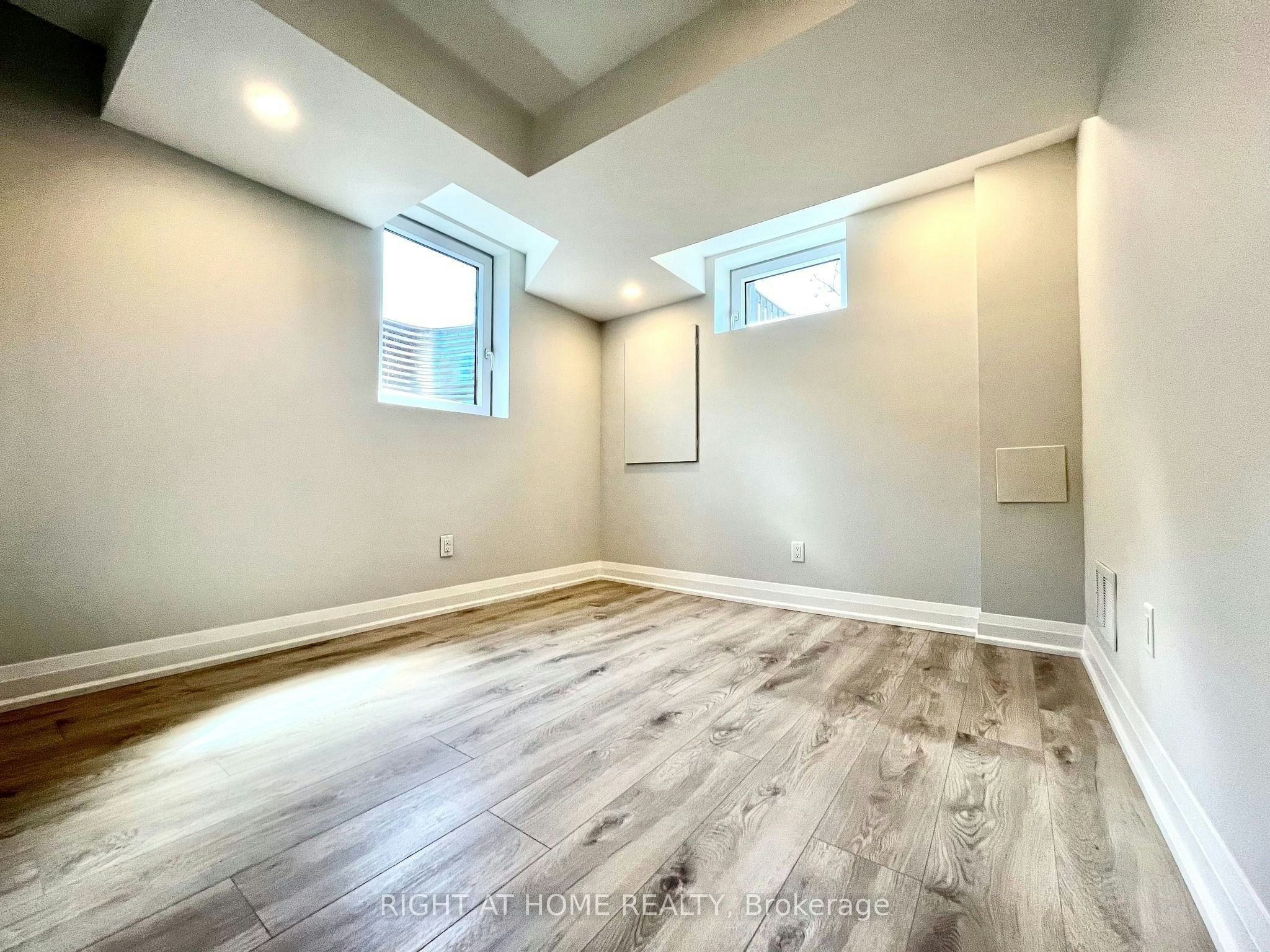 Lower-918 Oasis Drive, Mississauga, ON, L5V 0C7 - 8
