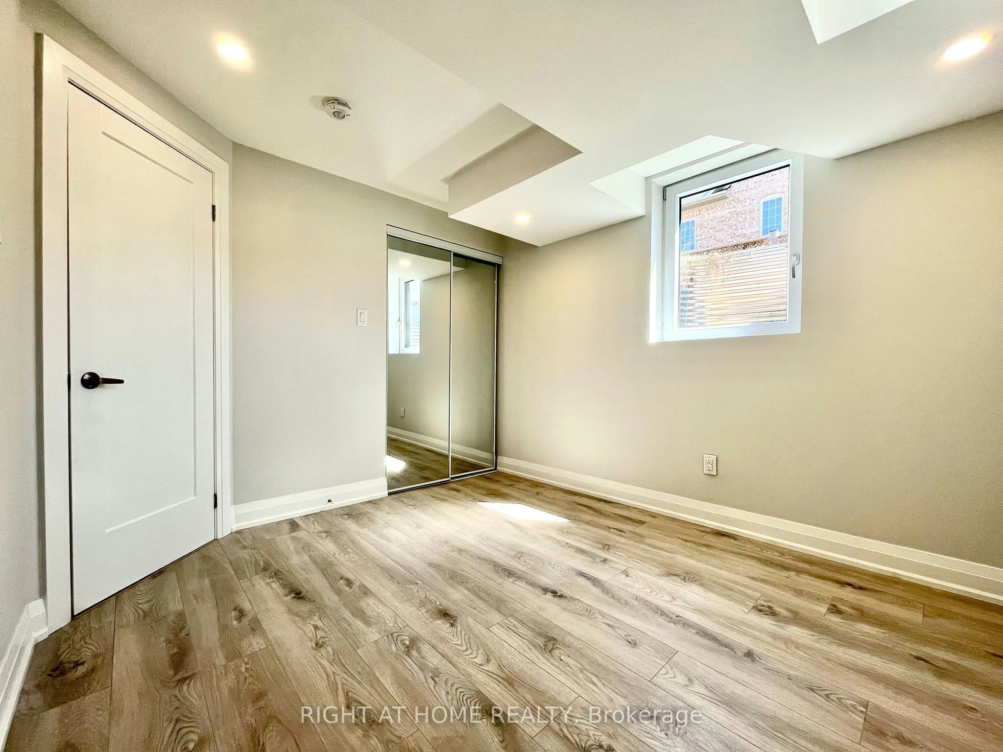 Lower-918 Oasis Drive, Mississauga, ON, L5V 0C7 - 10