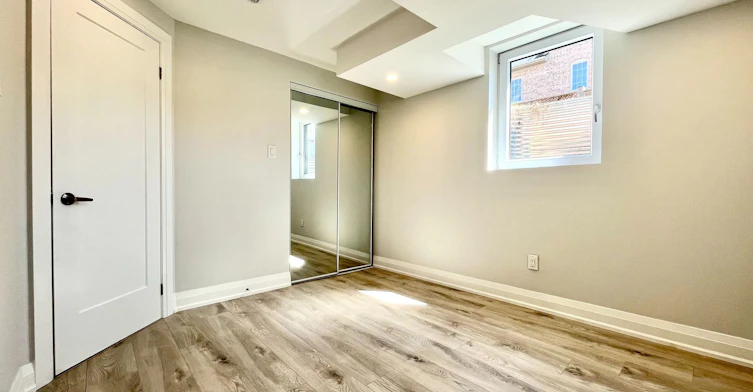 Lower-918 Oasis Drive, Mississauga, ON, L5V 0C7 - 10