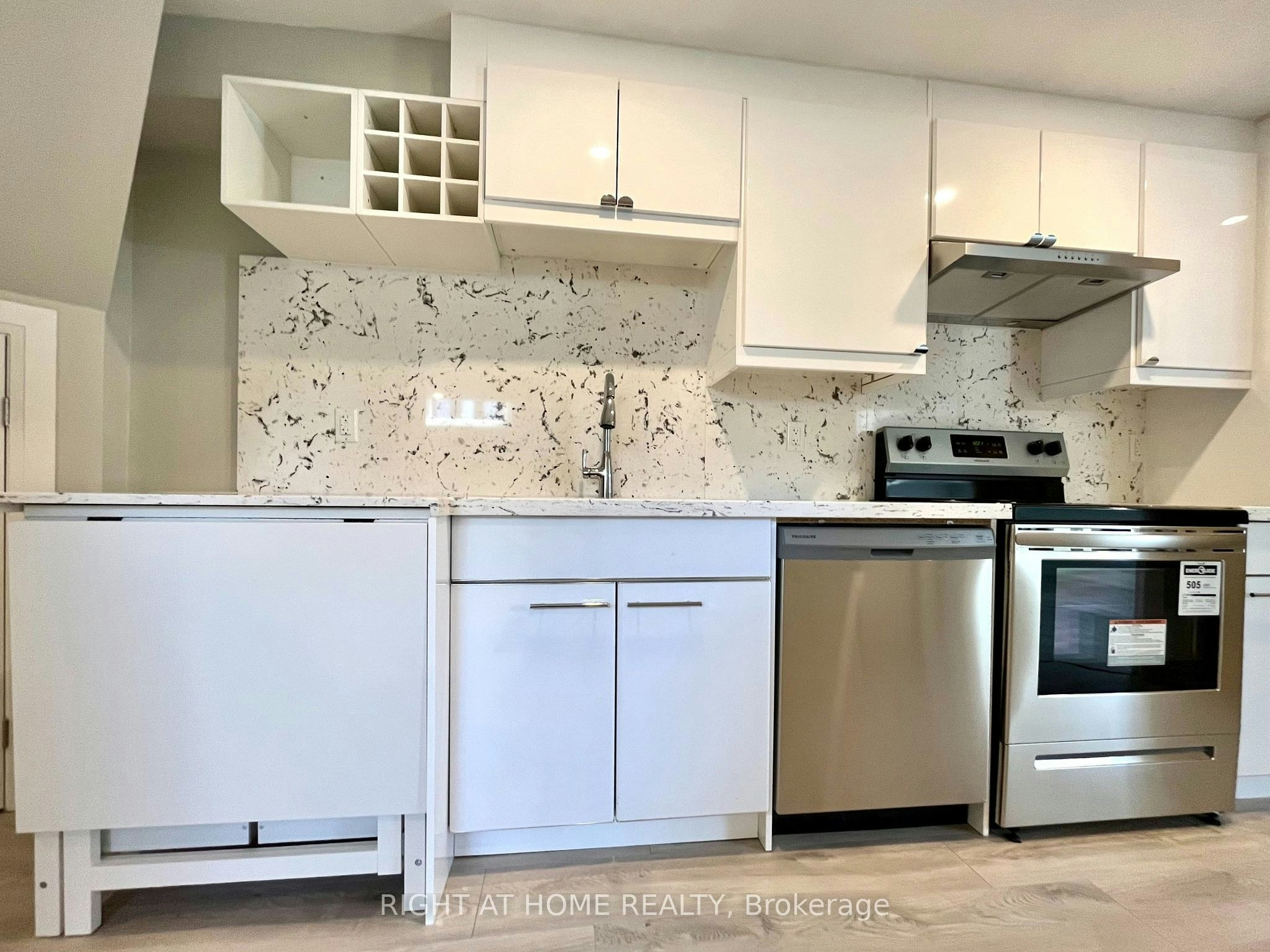 Lower-918 Oasis Drive, Mississauga, ON, L5V 0C7 - 3