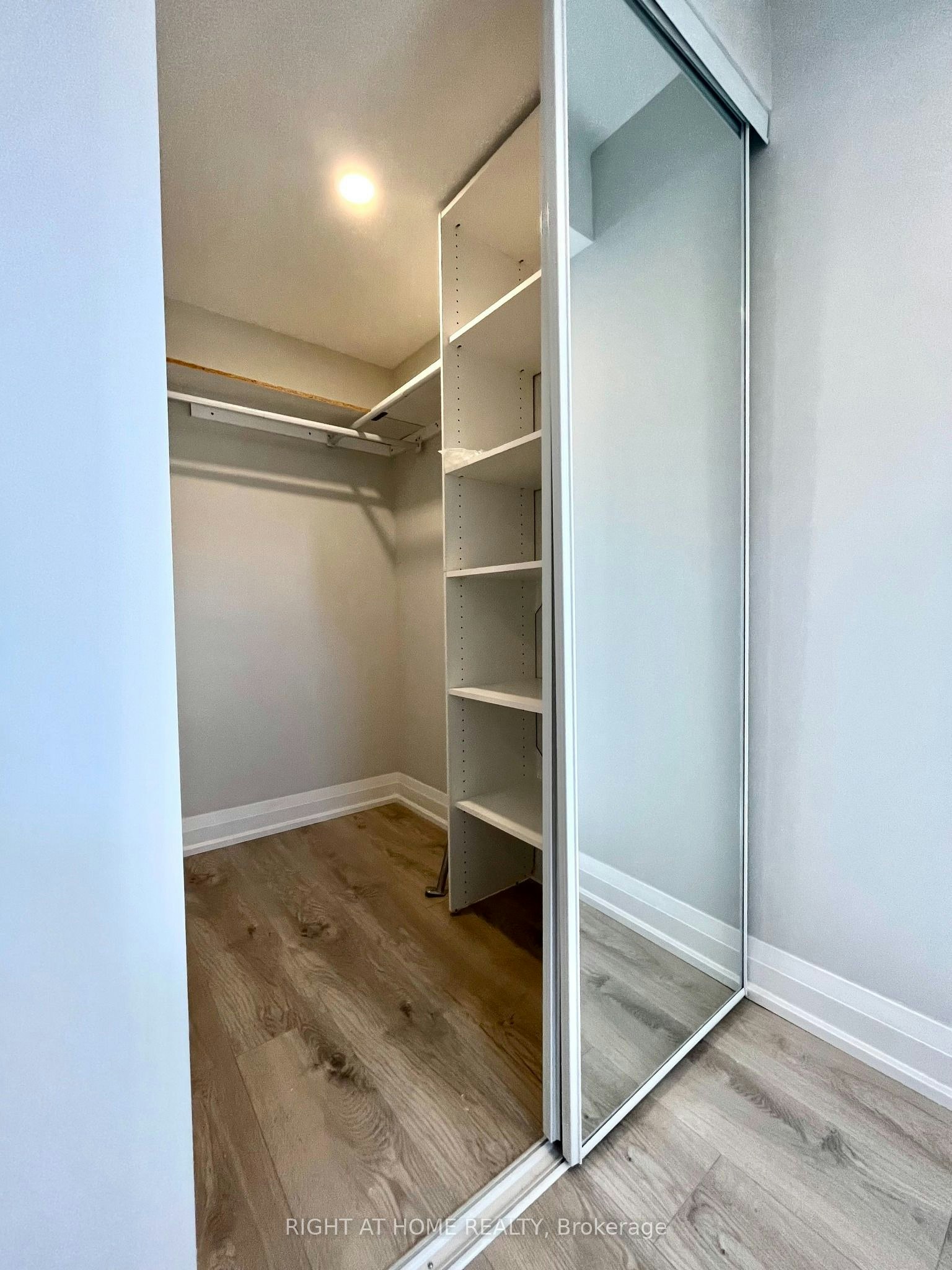 Lower-918 Oasis Drive, Mississauga, ON, L5V 0C7 - 9