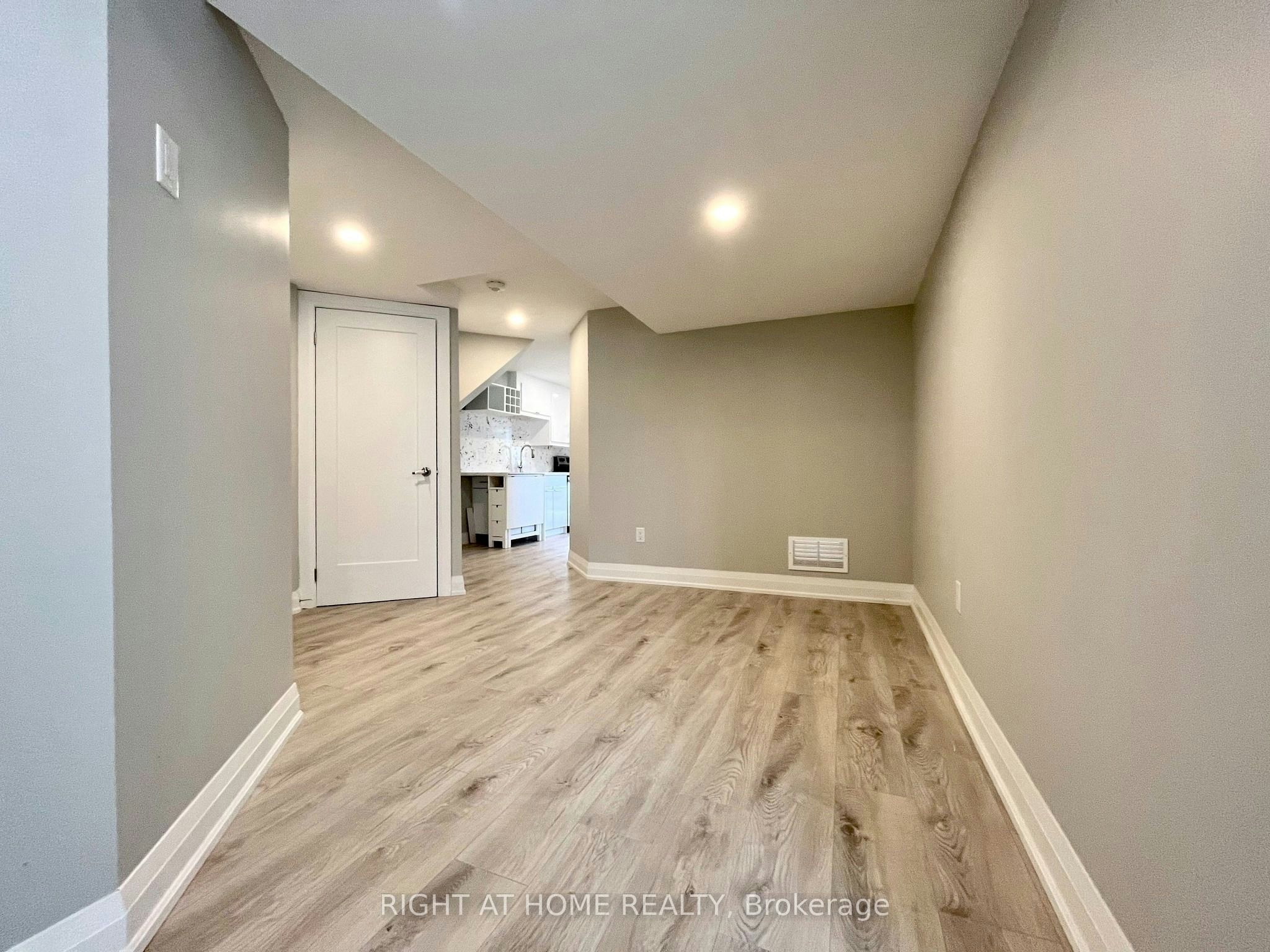 Lower-918 Oasis Drive, Mississauga, ON, L5V 0C7 - 5