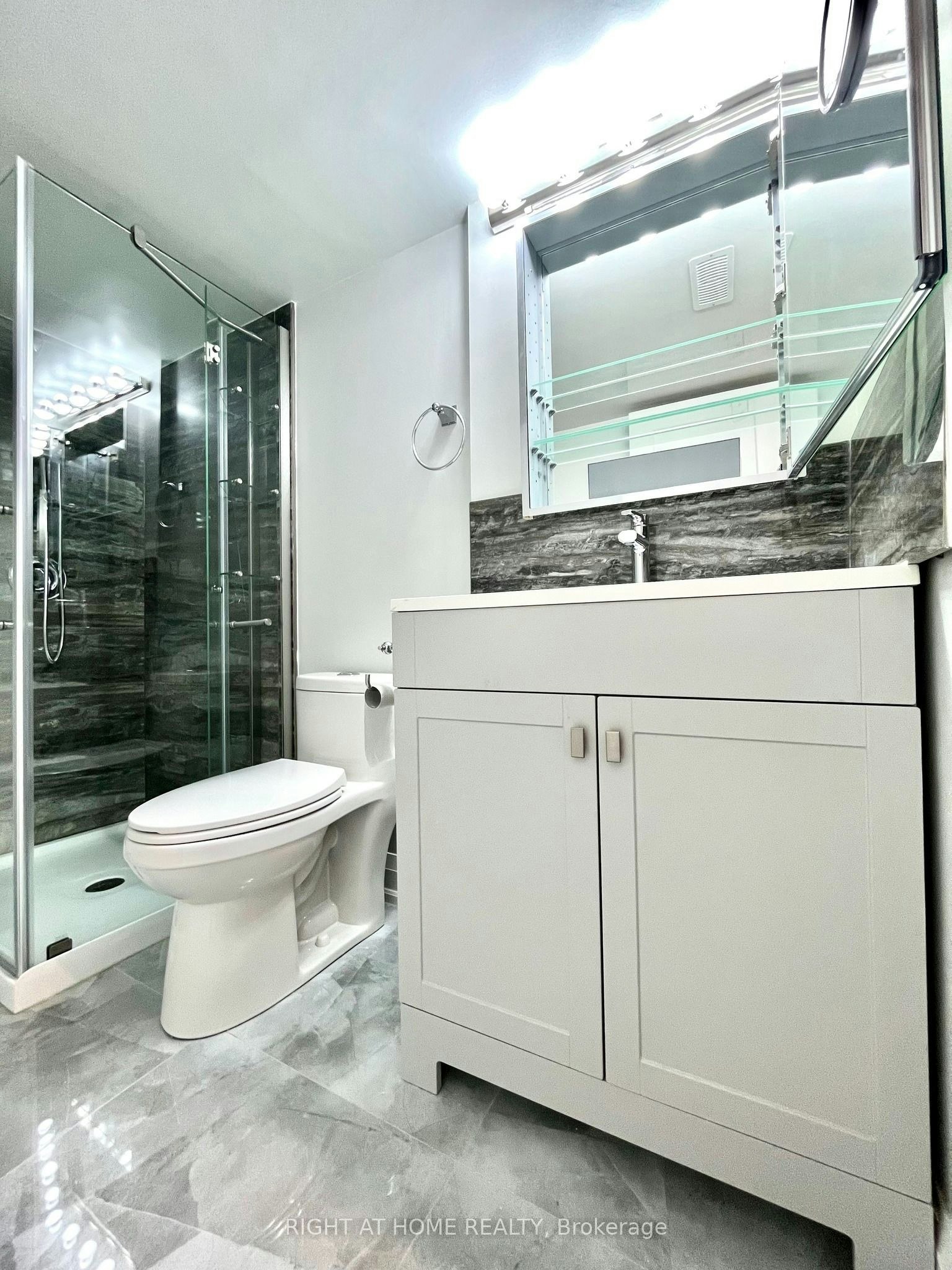 Lower-918 Oasis Drive, Mississauga, ON, L5V 0C7 - 14