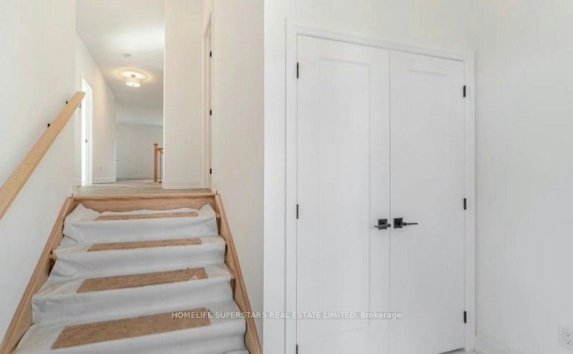 8 Santa Barbra Lane, Halton Hills, ON, L7G 0P7 - 6
