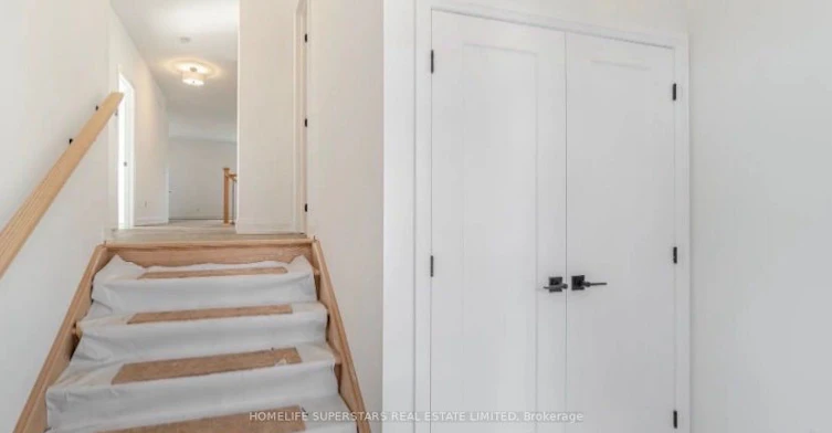 8 Santa Barbra Lane, Halton Hills, ON, L7G 0P7 - 6