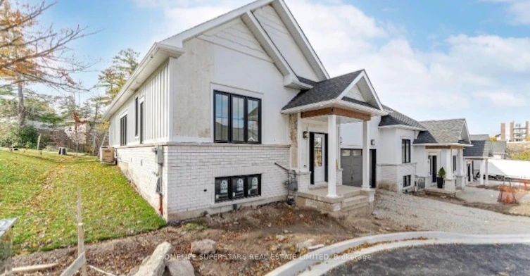 8 Santa Barbra Lane, Halton Hills, ON, L7G 0P7