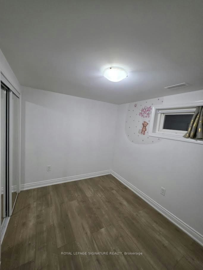 Basement-4264 Brandon Gate, Mississauga, ON, L4T 3K4 - 3