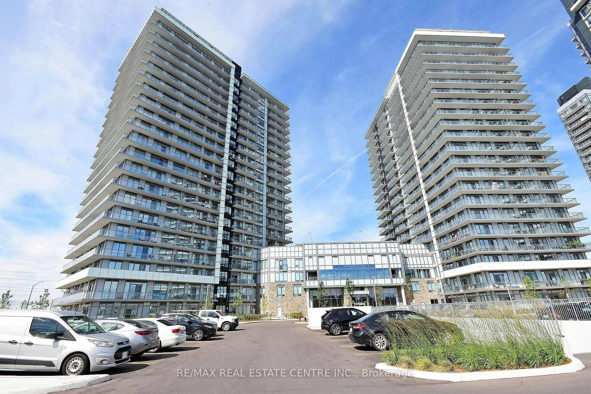 206-4655 Metcalfe Avenue, Mississauga, ON, L5M 4N7