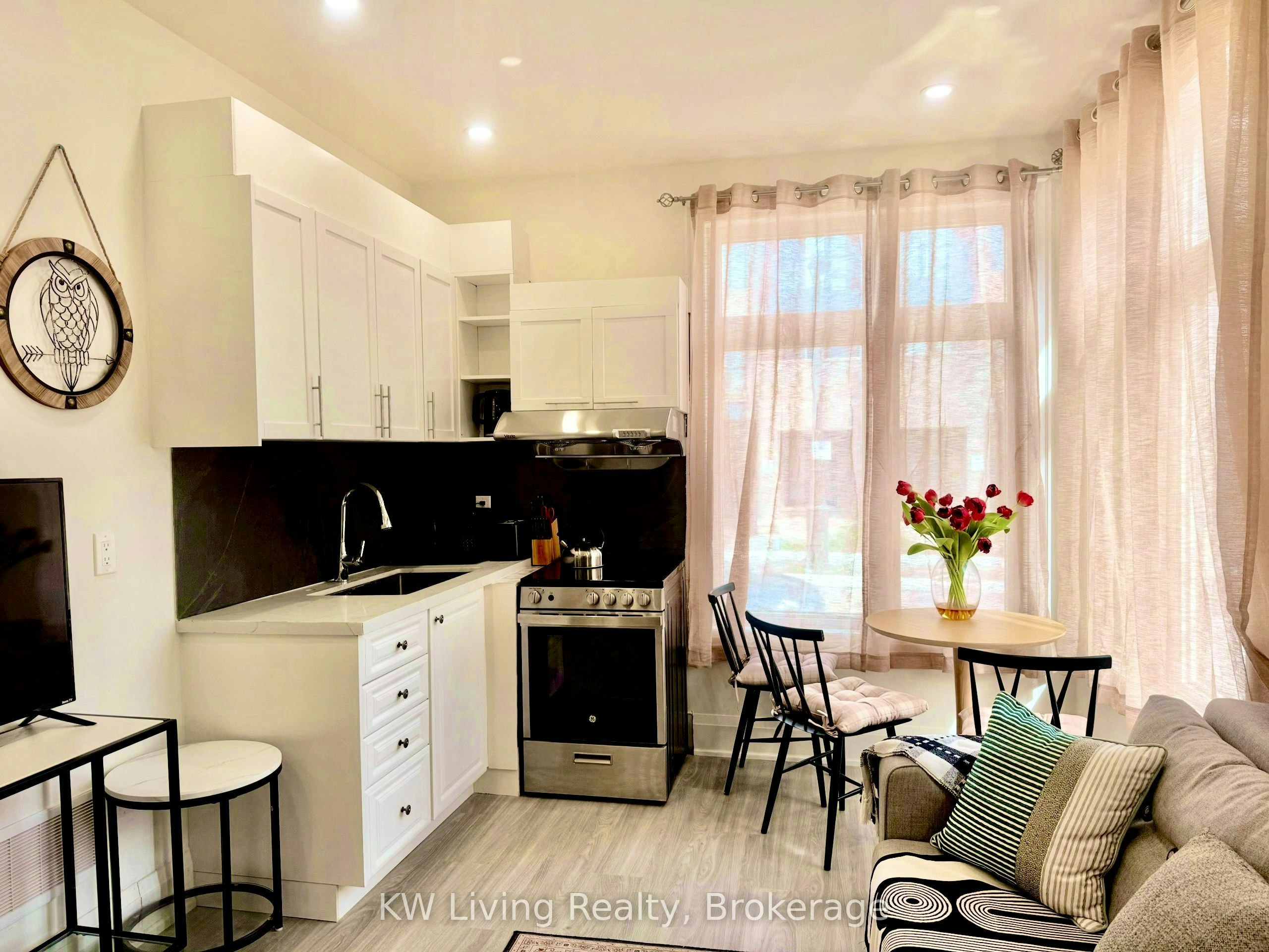 Ground Floor-3296 Taha Gardens, Oakville, ON, L6M 5S6 - 5