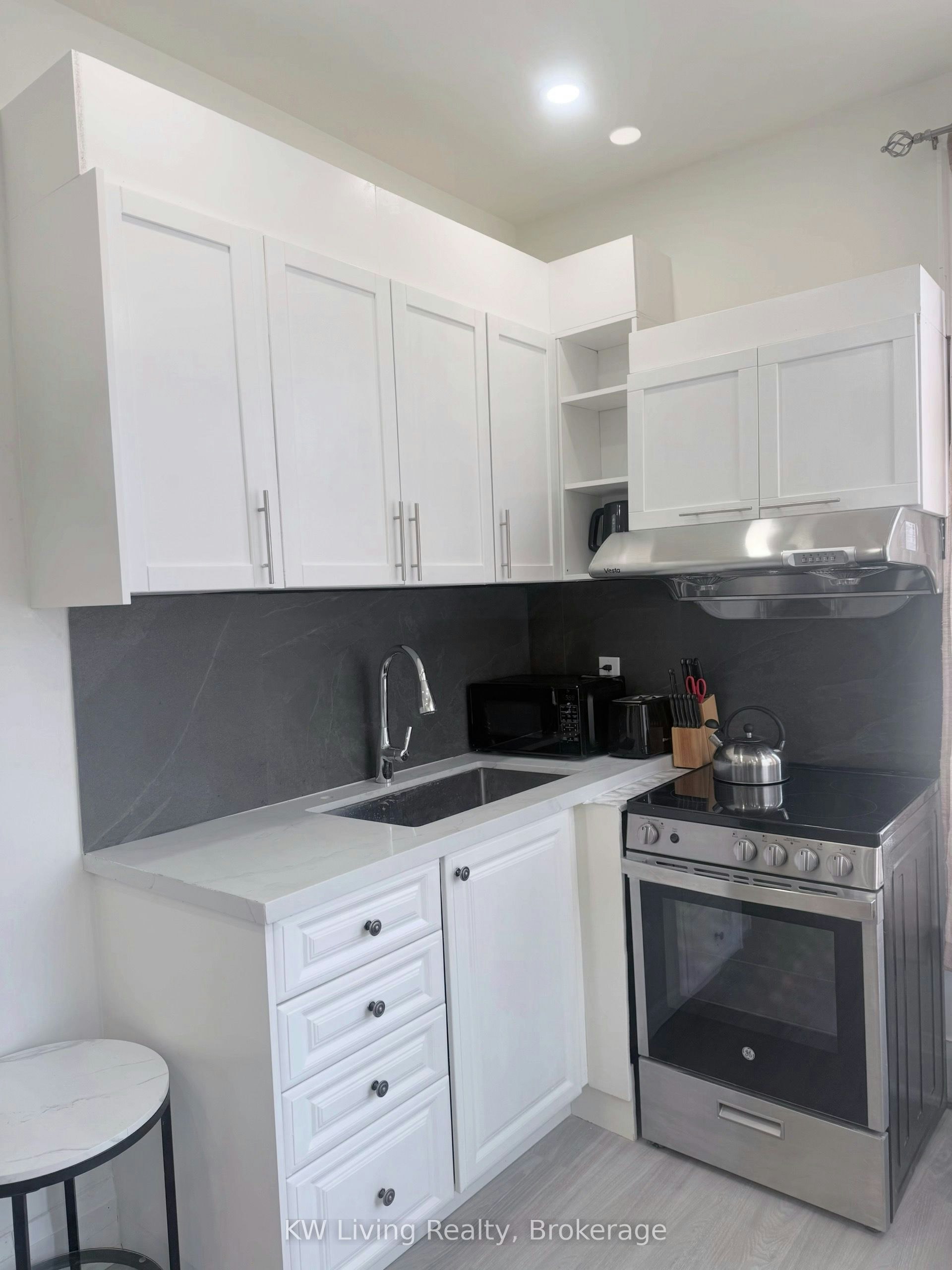 Ground Floor-3296 Taha Gardens, Oakville, ON, L6M 5S6 - 6