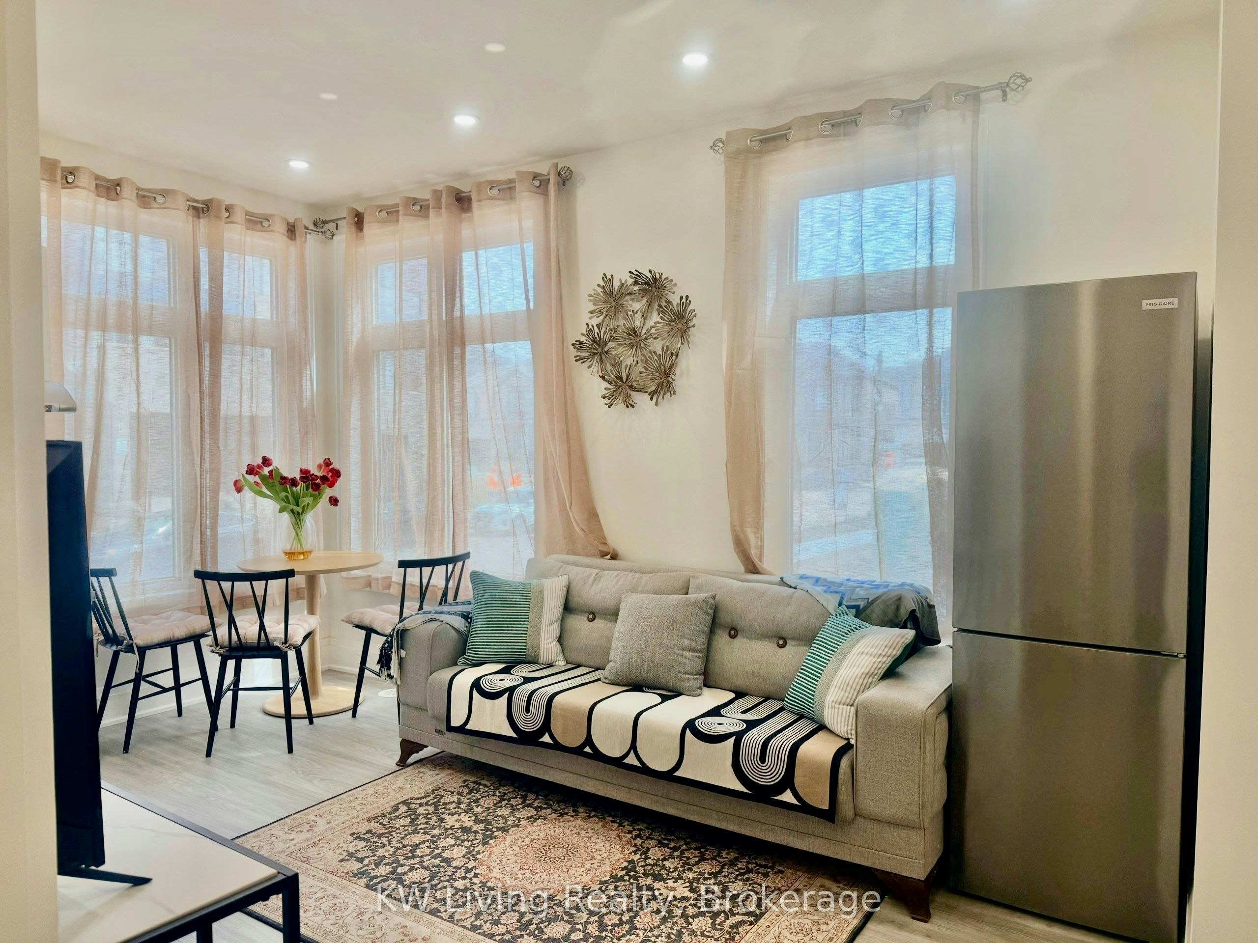 Ground Floor-3296 Taha Gardens, Oakville, ON, L6M 5S6 - 2