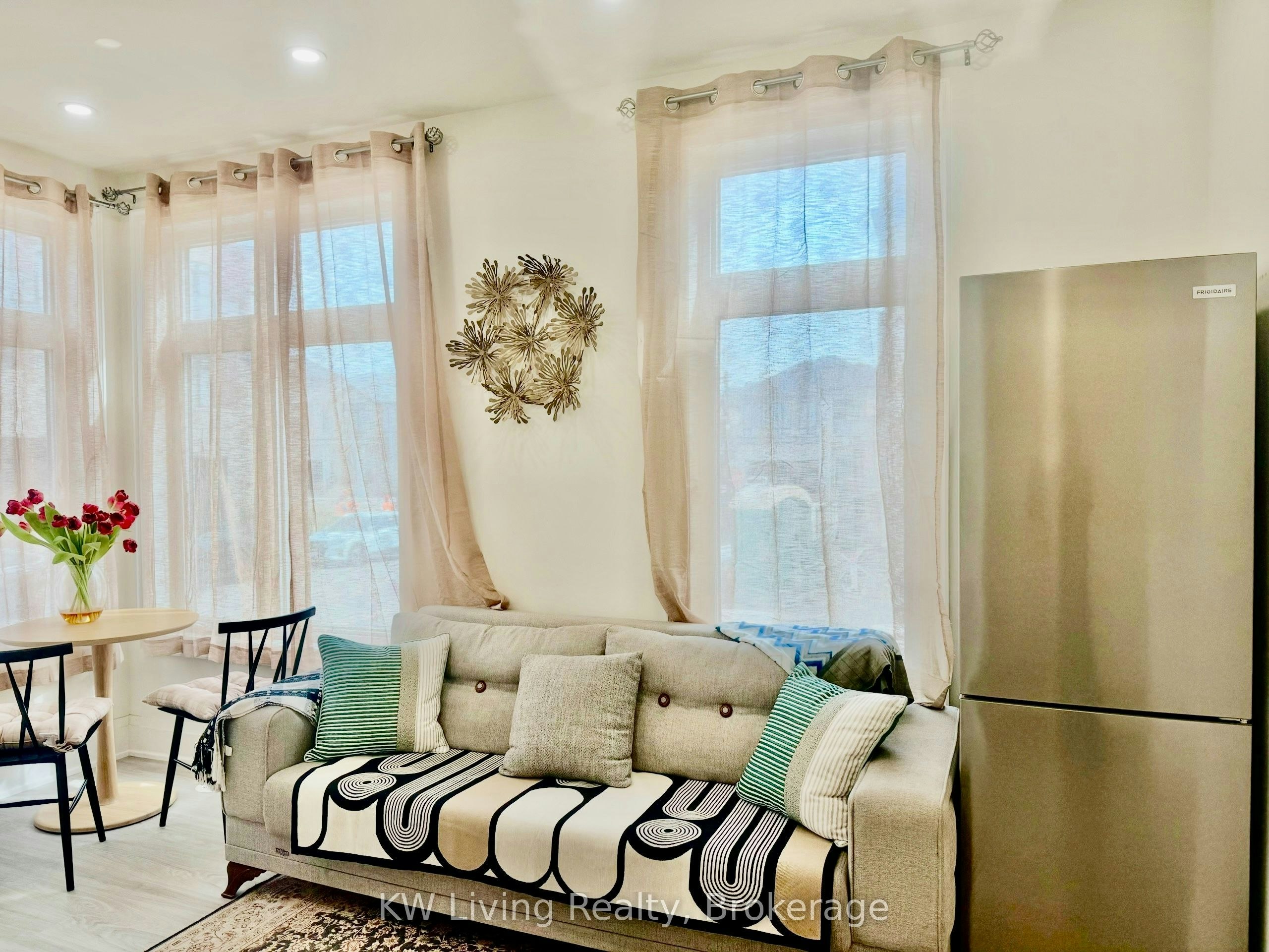 Ground Floor-3296 Taha Gardens, Oakville, ON, L6M 5S6 - 3