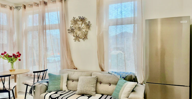 Ground Floor-3296 Taha Gardens, Oakville, ON, L6M 5S6 - 3