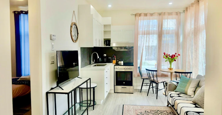 Ground Floor-3296 Taha Gardens, Oakville, ON, L6M 5S6 - 4