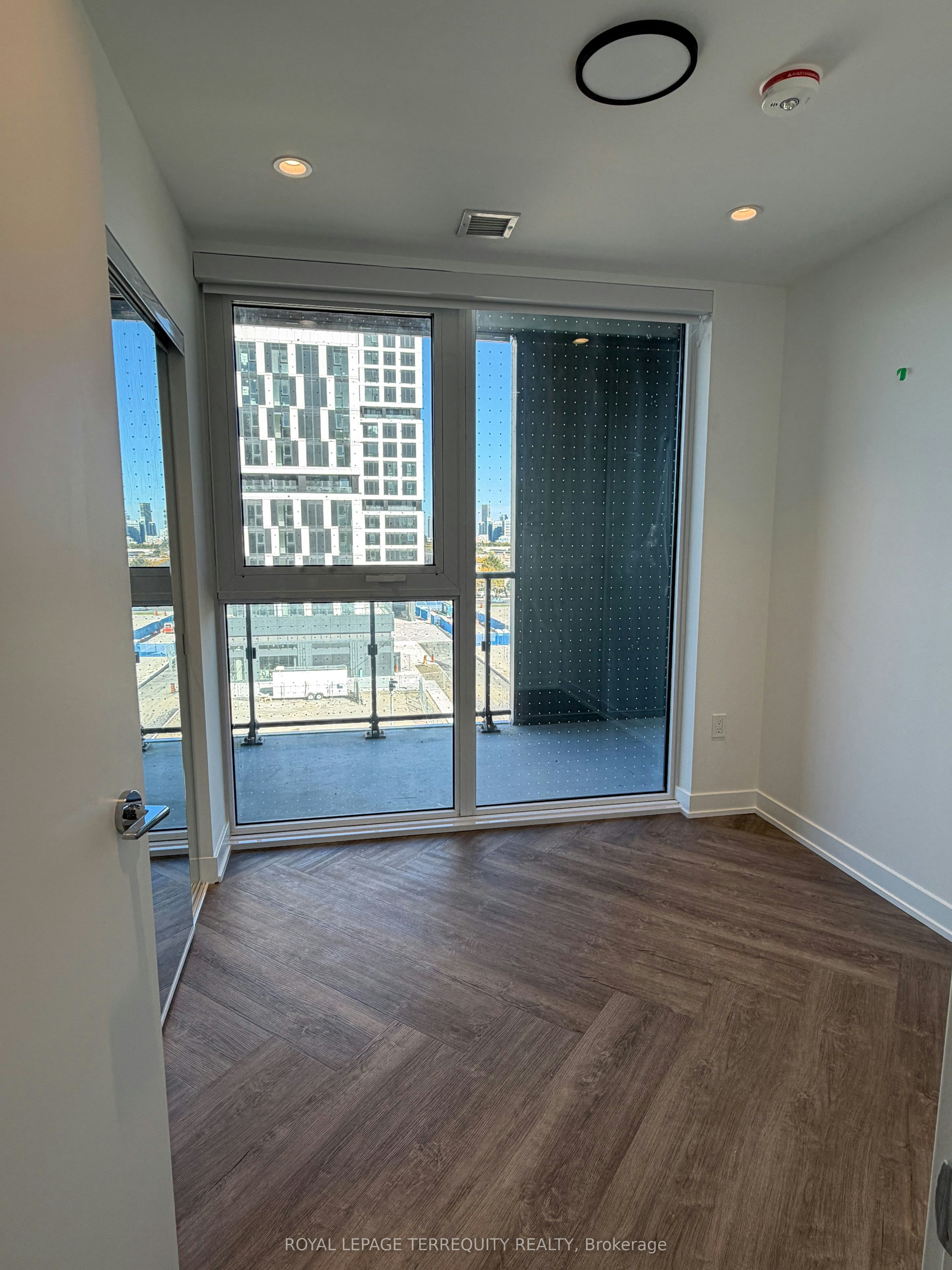 402-1037 The Queensway N/A, Toronto, ON, M8Z 6C7 - 6