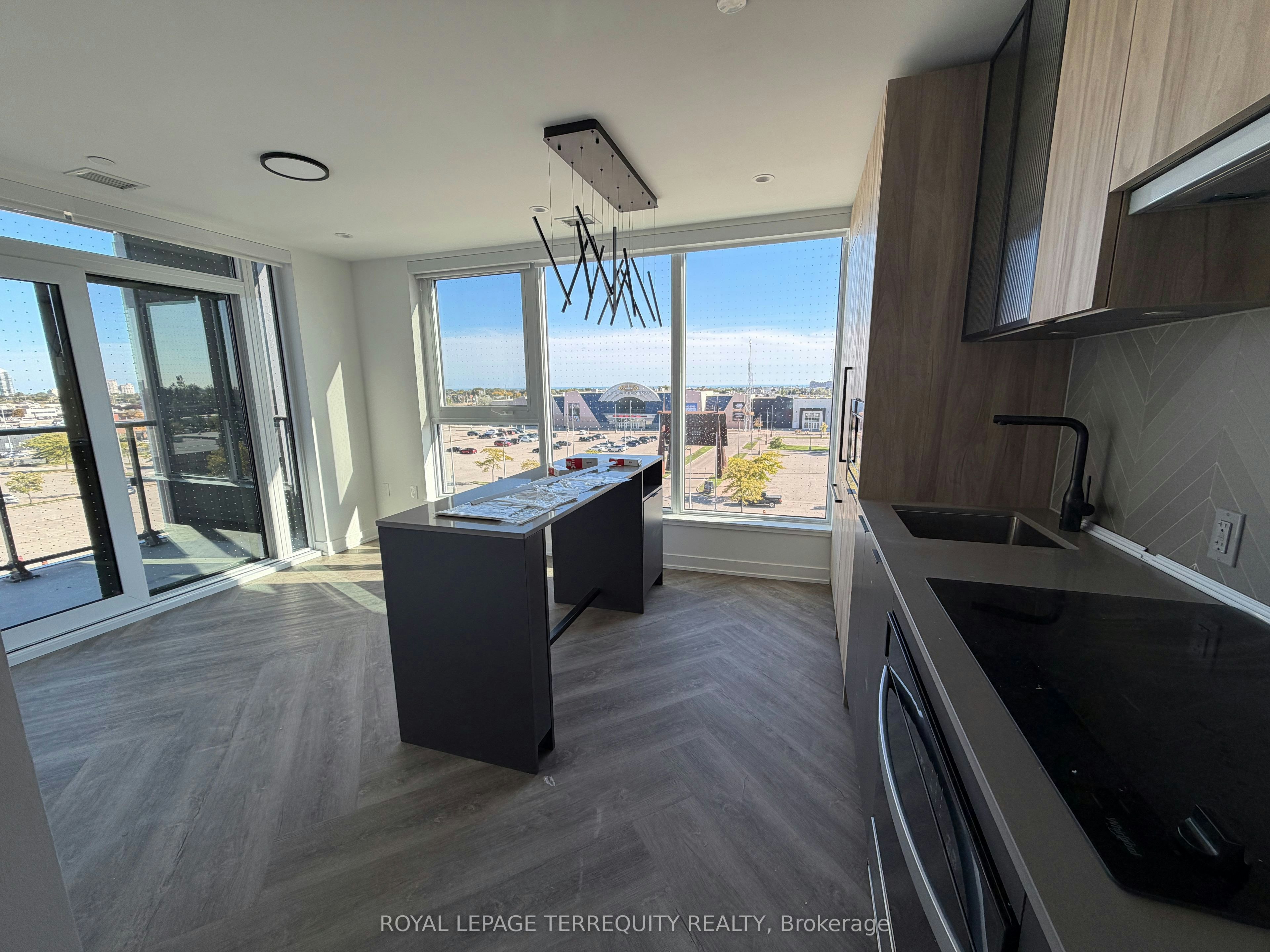 402-1037 The Queensway N/A, Toronto, ON, M8Z 6C7 - 7
