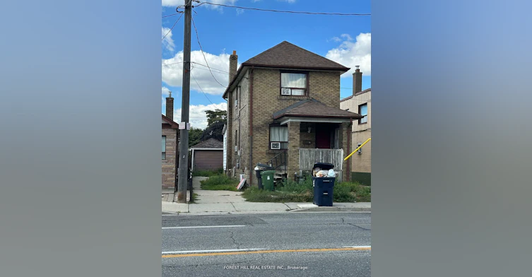 666 Jane Street, Toronto, ON, M6N 4A7 - 2