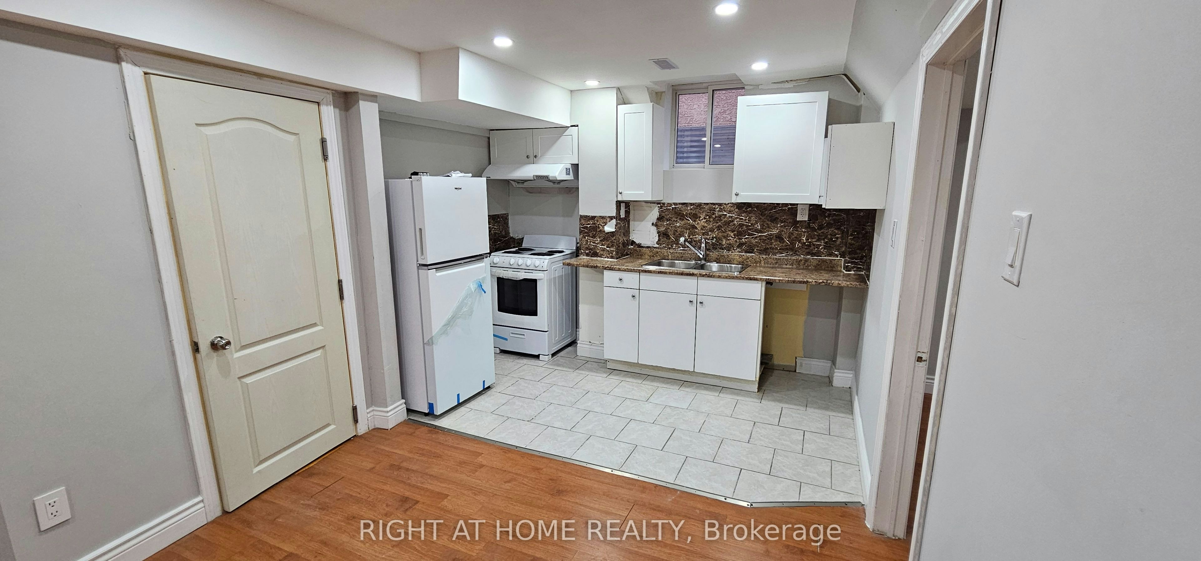 Bsmt-3662 Golden Locust Drive, Mississauga, ON, L5N 8N7 - 5