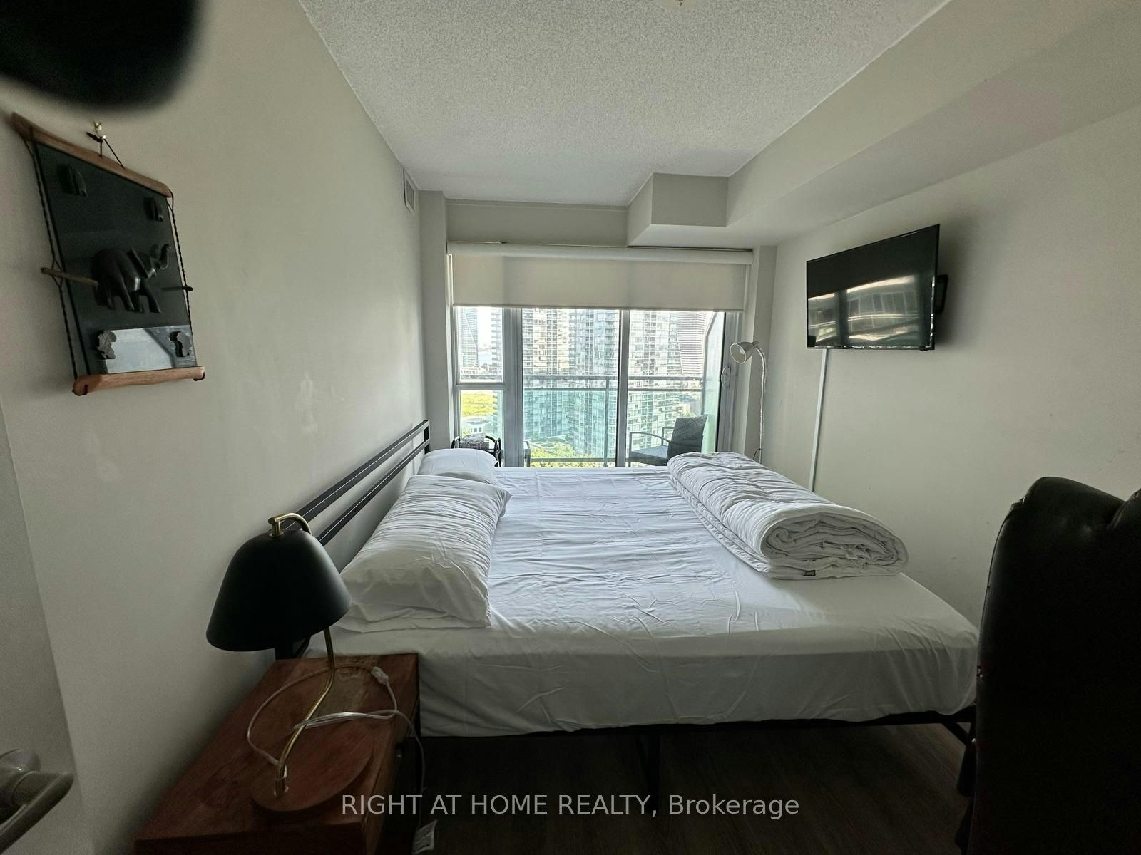 155-155 Legion Road N, Toronto, ON, M8Y 0A7 - 3