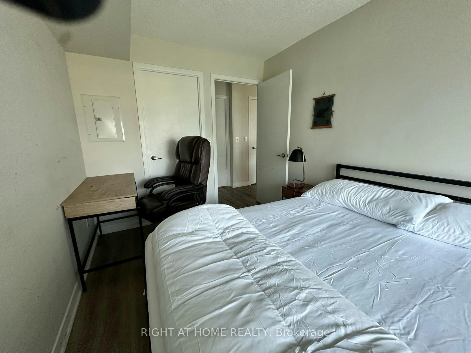 155-155 Legion Road N, Toronto, ON, M8Y 0A7 - 5