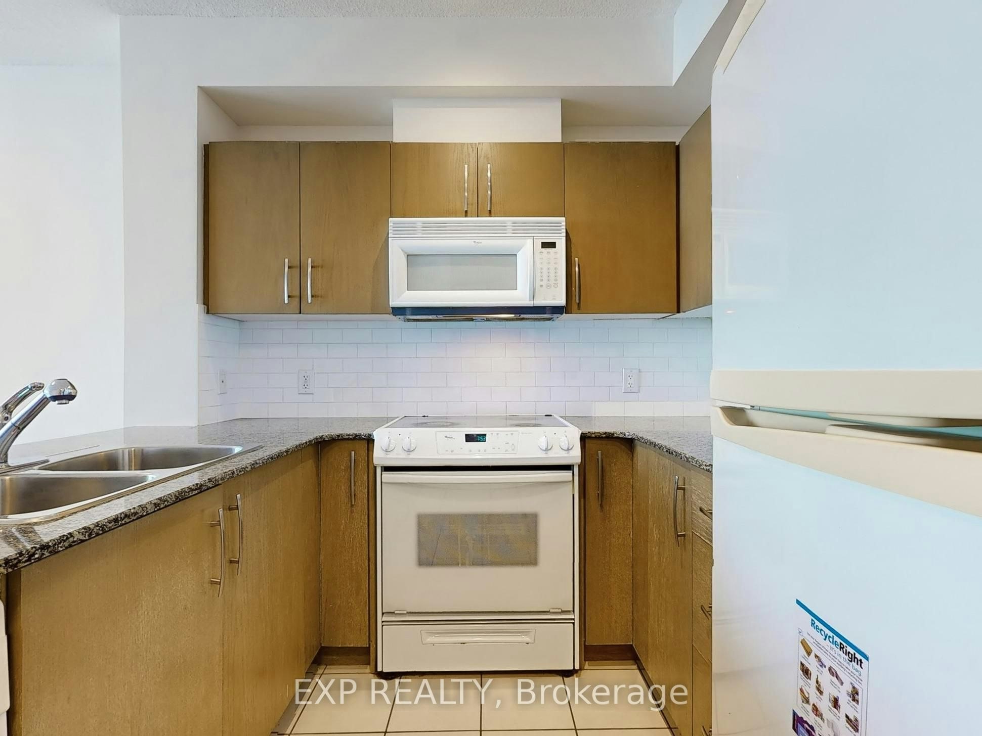 2509-3504 Hurontario Street, Mississauga, ON, L5B 1P2 - 6
