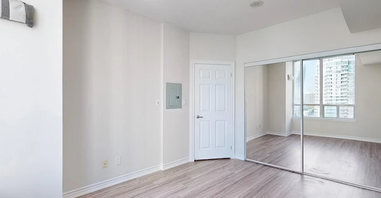 2509-3504 Hurontario Street, Mississauga, ON, L5B 1P2 - 16
