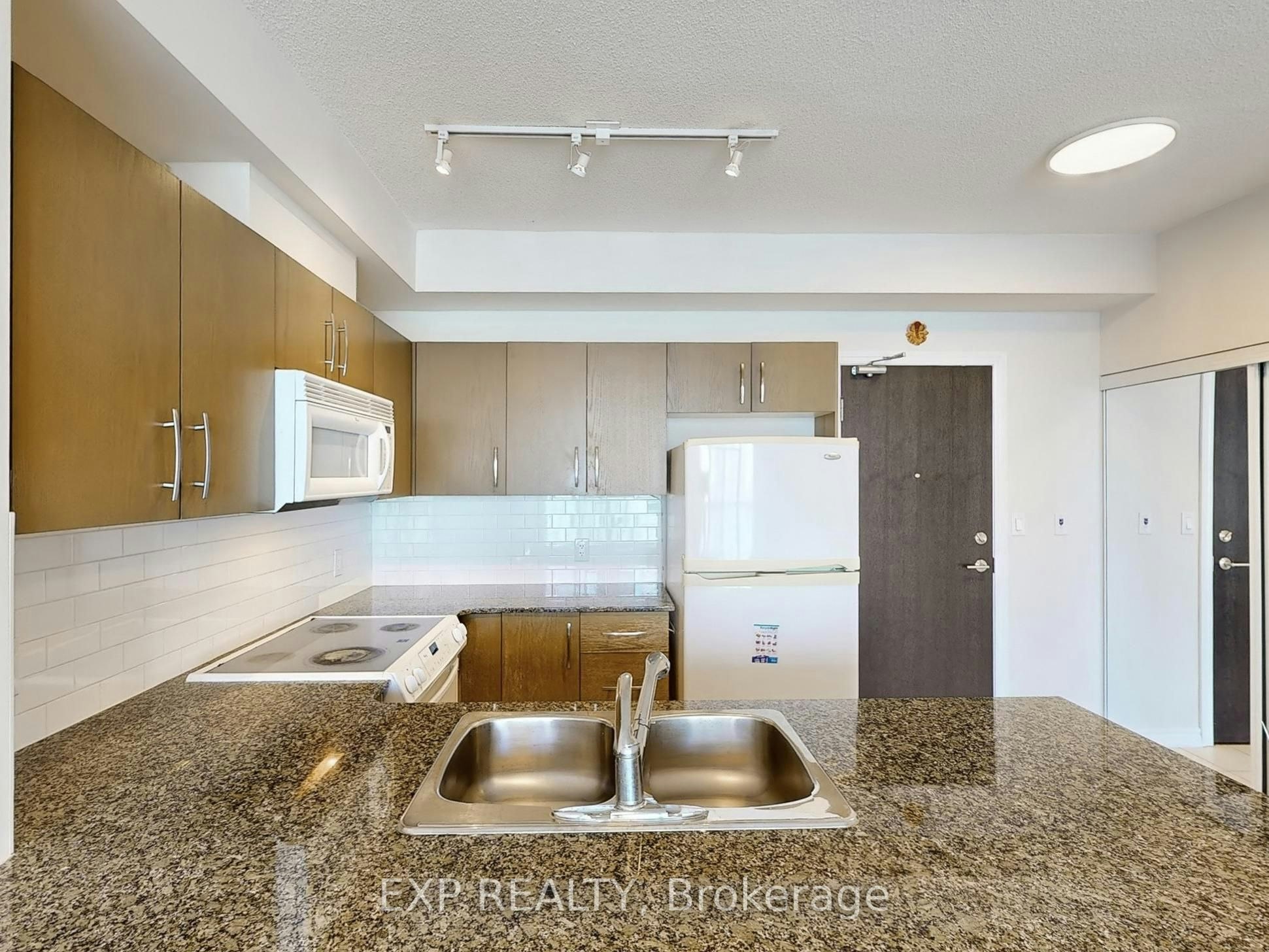 2509-3504 Hurontario Street, Mississauga, ON, L5B 1P2 - 7