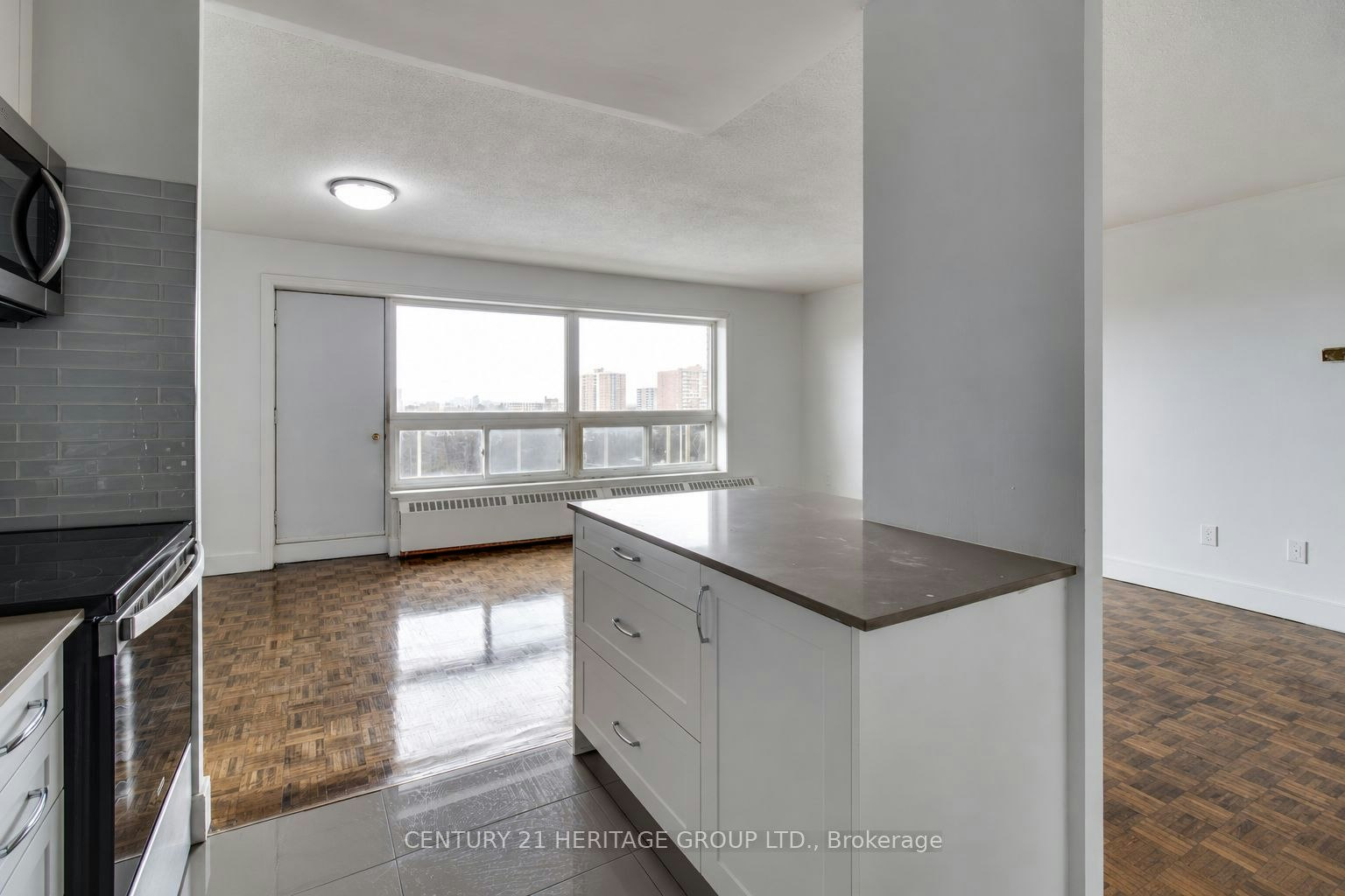 510-10 Garfella Drive, Toronto, ON, M9V 2E9 - 6
