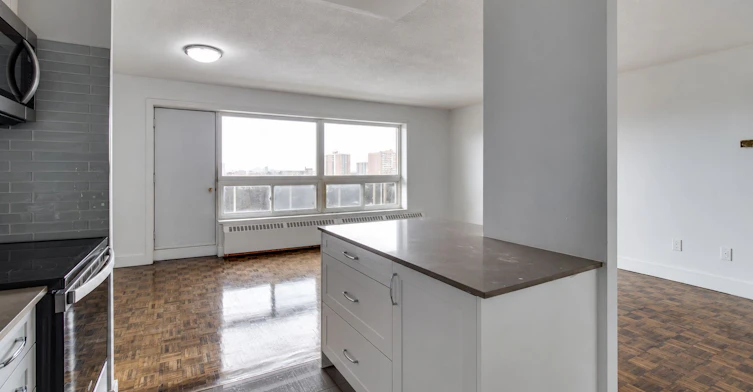 510-10 Garfella Drive, Toronto, ON, M9V 2E9 - 6